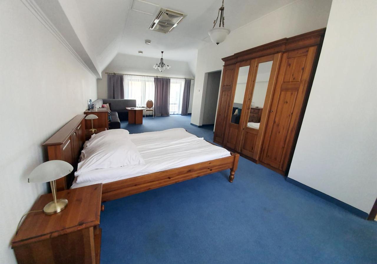 Apartamenty Viwaldi แอลบลอง ภายนอก รูปภาพ