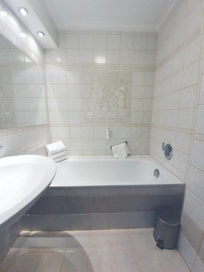 Apartamenty Viwaldi แอลบลอง ภายนอก รูปภาพ